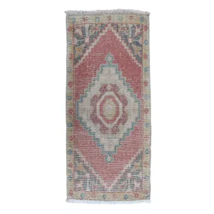 7323 Handwoven Vintage Rug 1'6x3'4