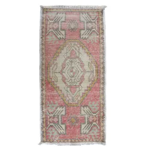 7339 Handwoven Vintage Rug 1’9x3'6