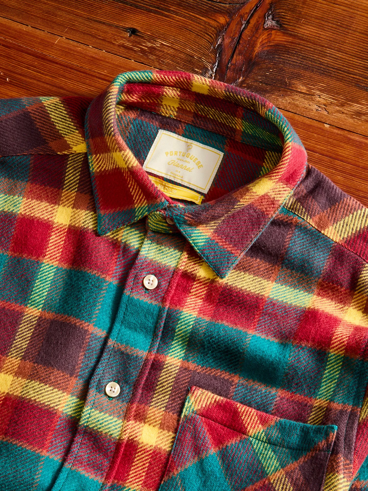 Canto Button-Up Shirt in Red