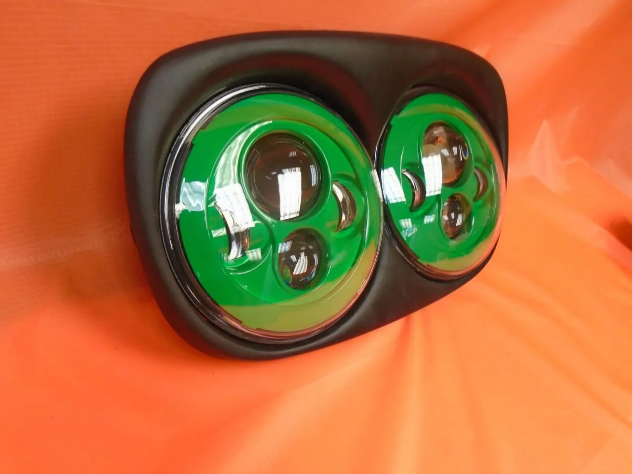 DUAL 7" GREEN DAYMAKER LED ROAD GLIDE Black Light Bulb Headlight Motorcycle Harley   Bezel