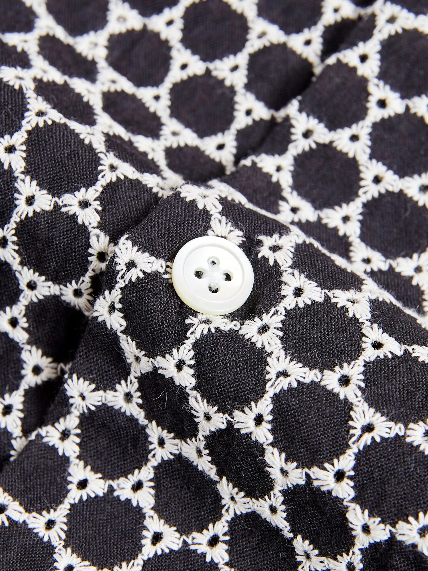 Folc Button-Up Shirt in Black