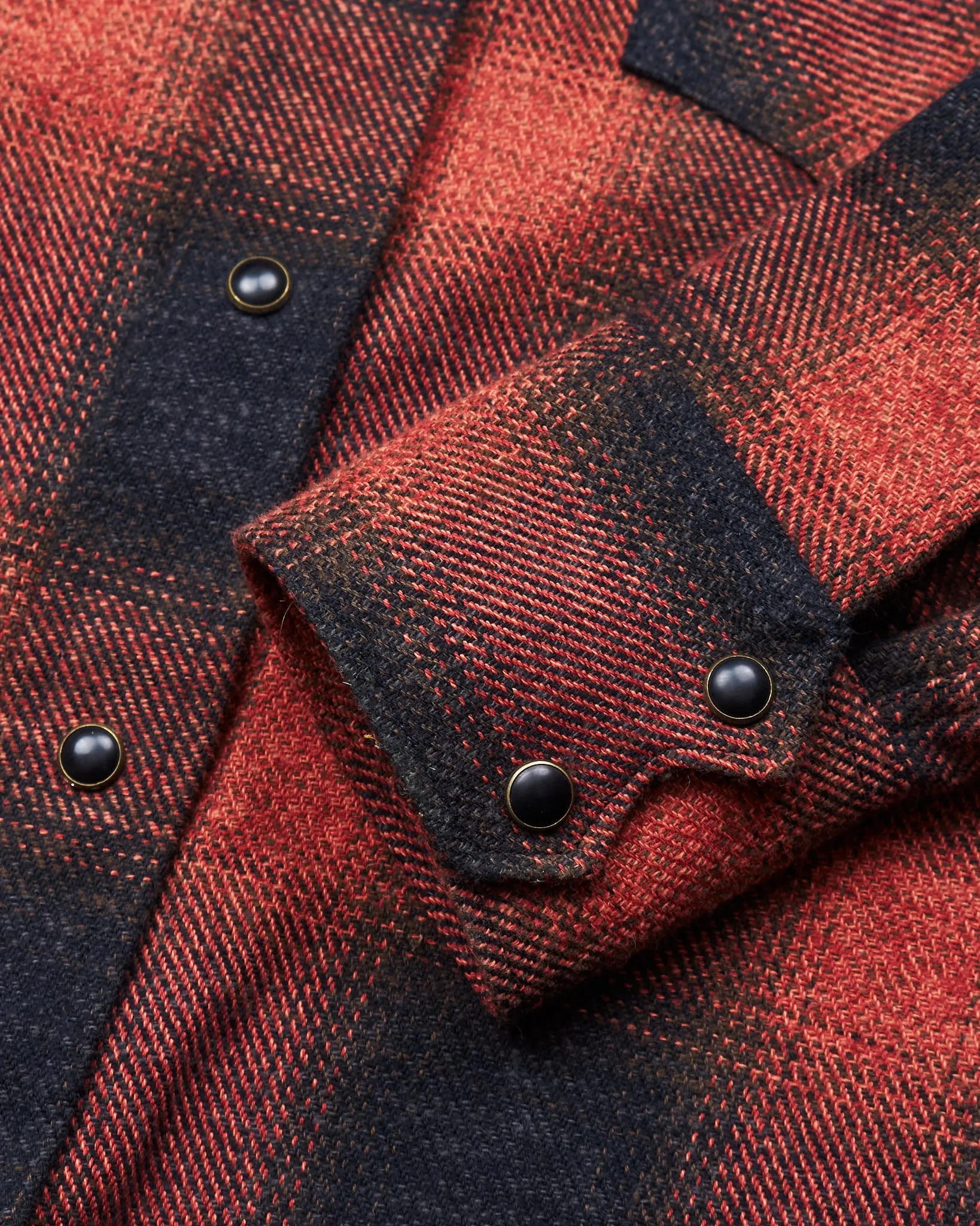 Indigofera Dollard Shirt Black / Red Shadow Plaid