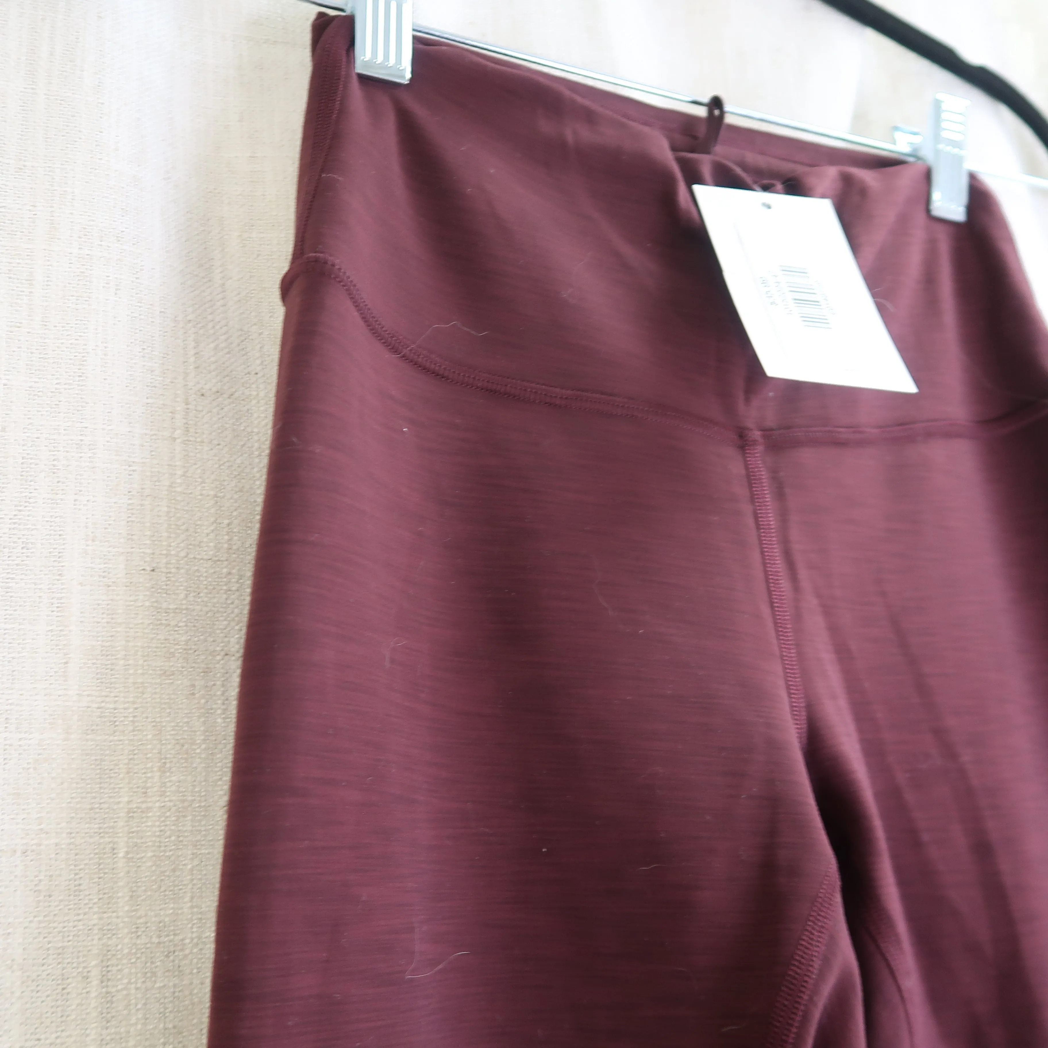 Lululemon - Wunder Under Crop Leggings (Women's 6)