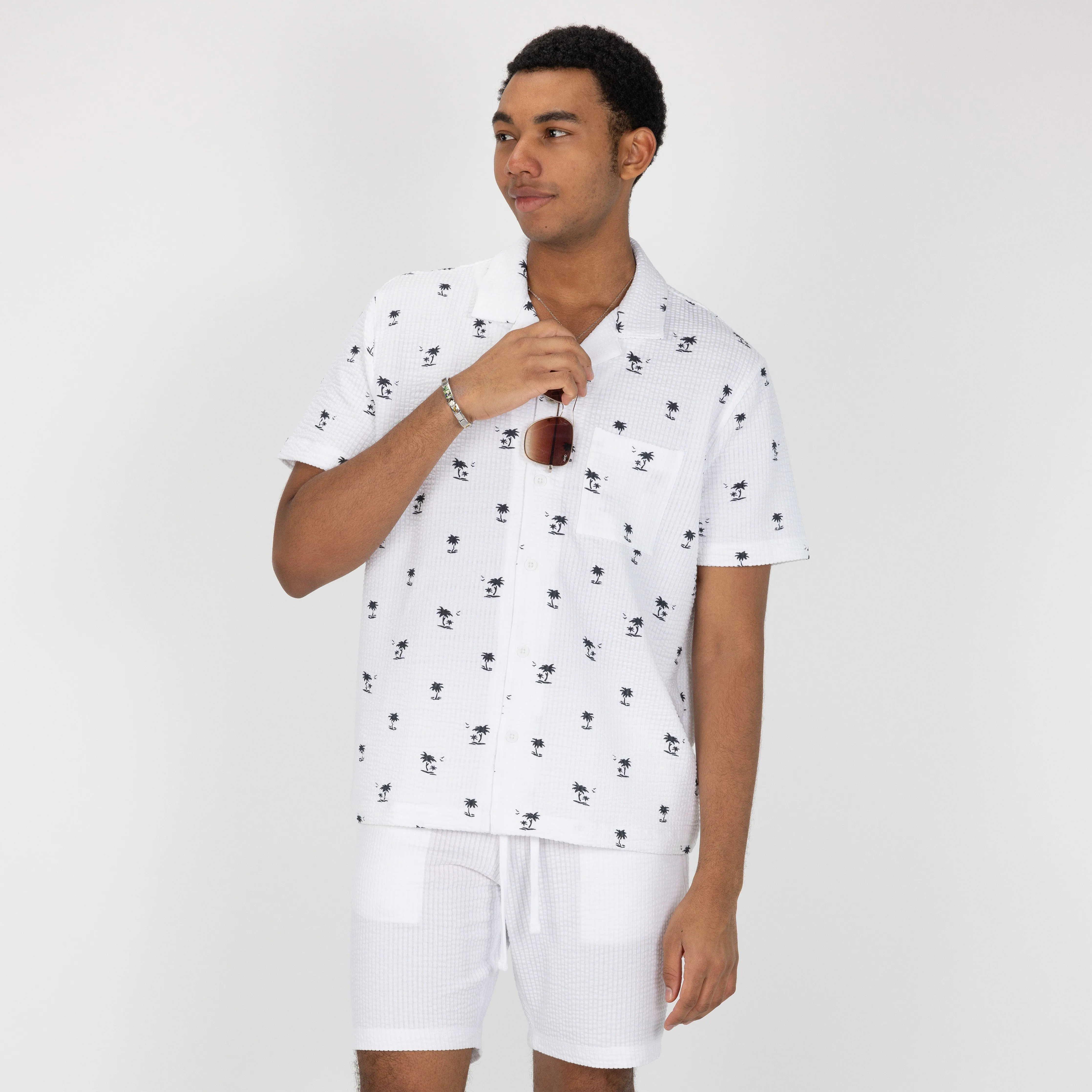 Mens Cool Knit Seersucker Camp Shirt - White / Palm Tree
