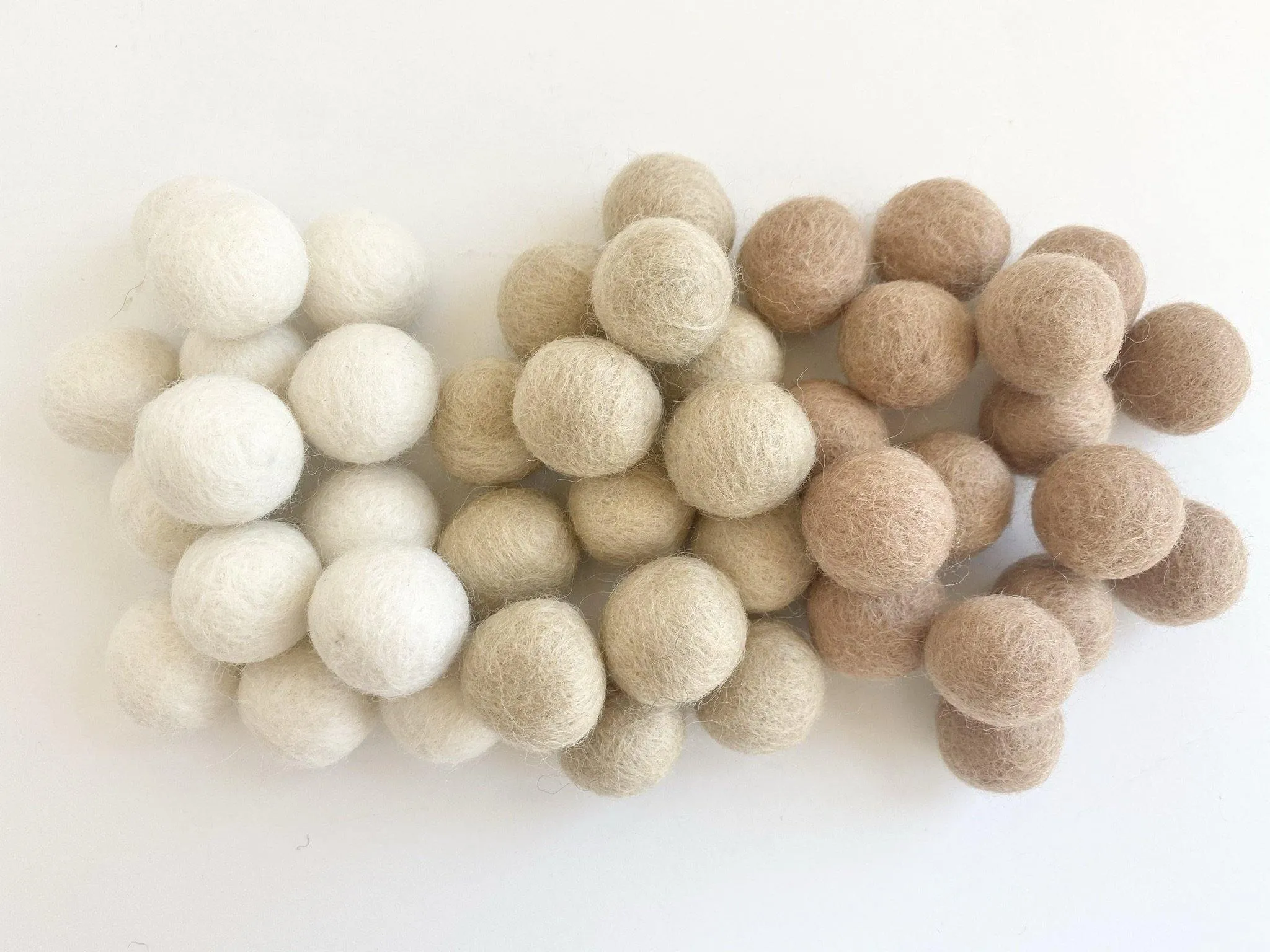 Neutral Gradient - 2.5 cm Felt Pom Pom Balls
