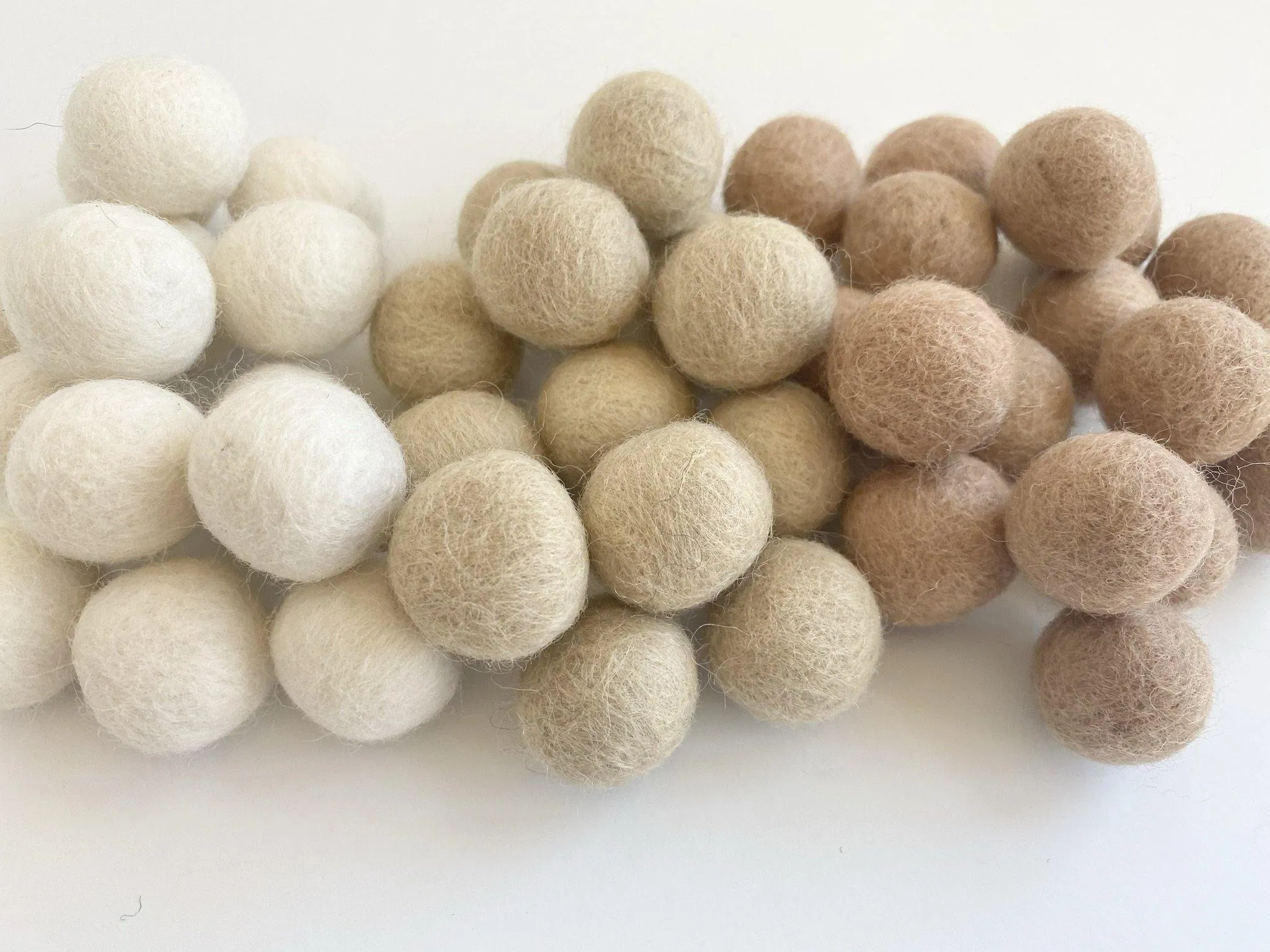 Neutral Gradient - 2.5 cm Felt Pom Pom Balls
