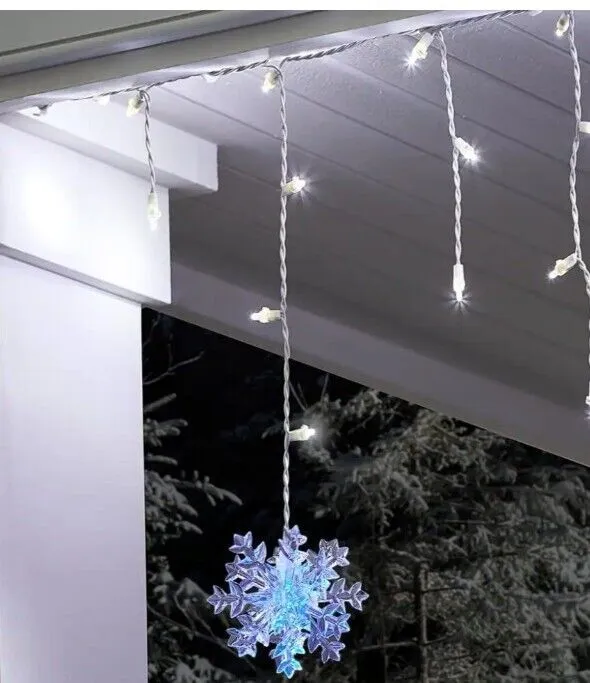 New Home Accents Holiday 70 Cool White Dome LED Icicle with 5 3D Snowflake Lights