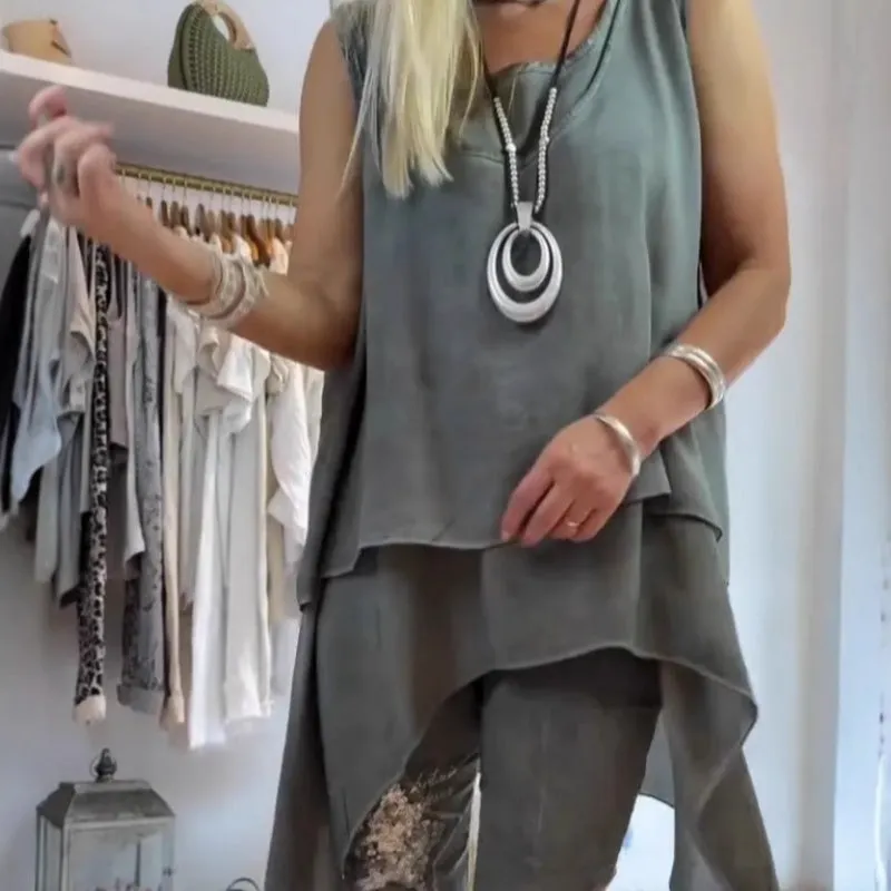 ROSANNA - SLEEVELESS BLOUSE AND PATTERNED PANTS