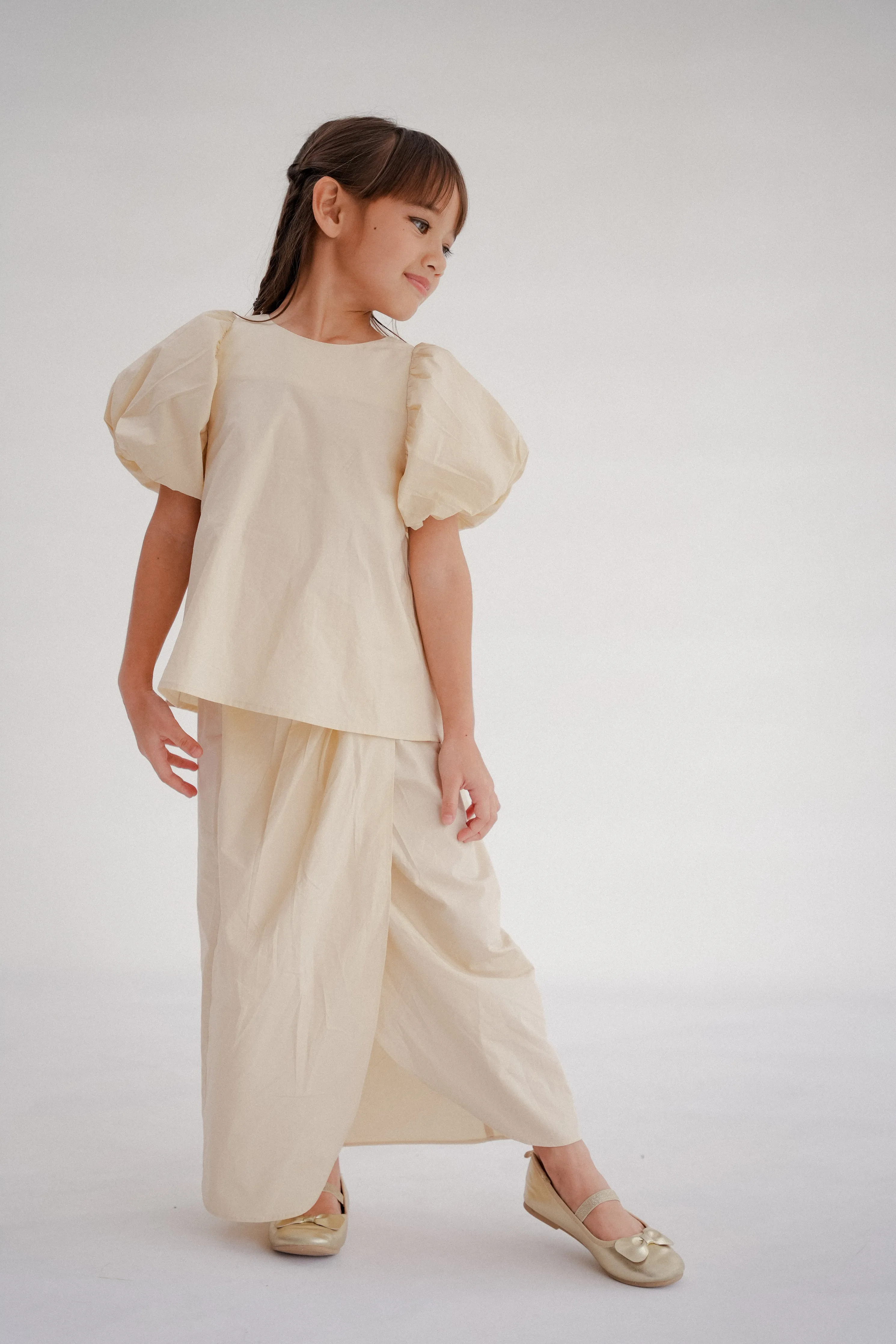 UMA KURUNG IN ECRU