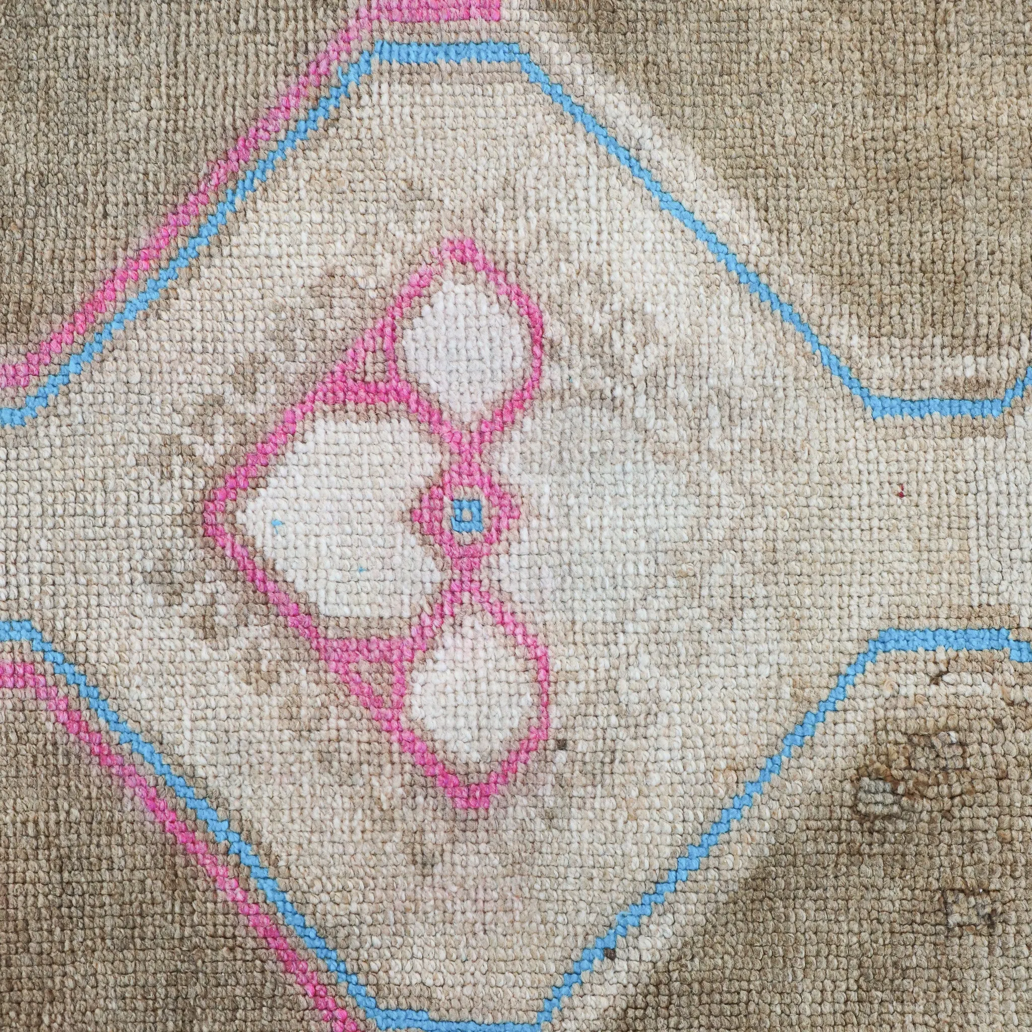 Z325 Handwoven Vintage Rug 2'5x8’5